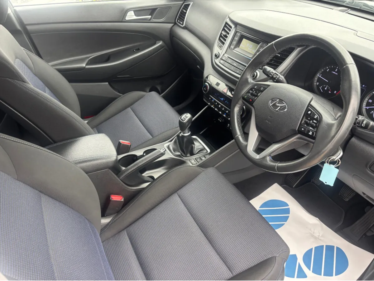 Hyundai Tucson 1.7 CRDI SE BL/DR 5DR - Image 2