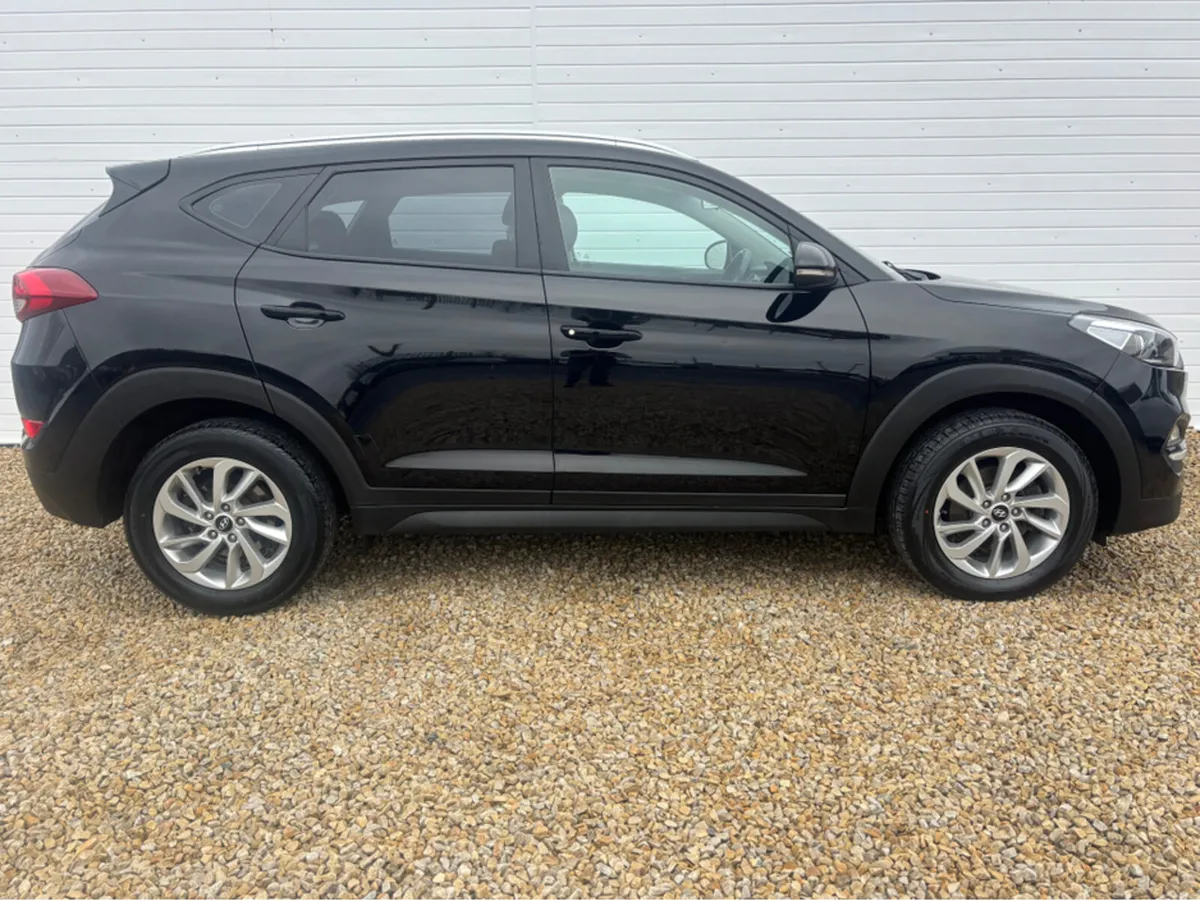 Hyundai Tucson 1.7 CRDI SE BL/DR 5DR - Image 3