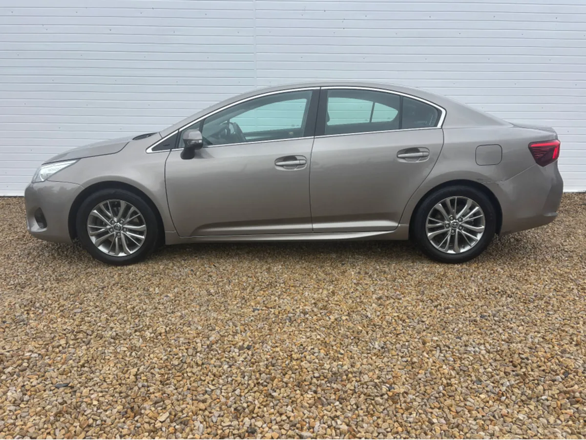 Toyota Avensis 2.0 D LUNA 4DR - Image 3