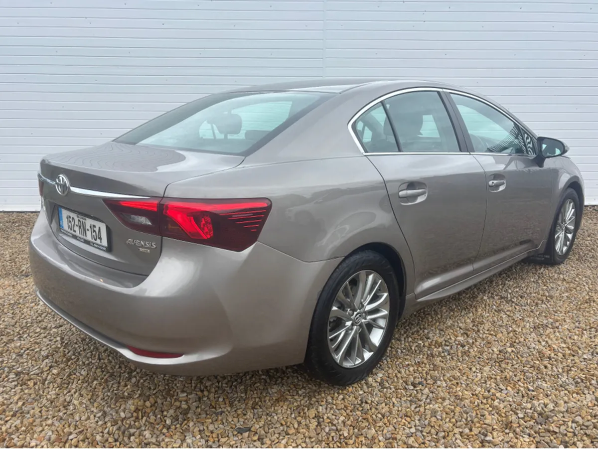 Toyota Avensis 2.0 D LUNA 4DR - Image 4