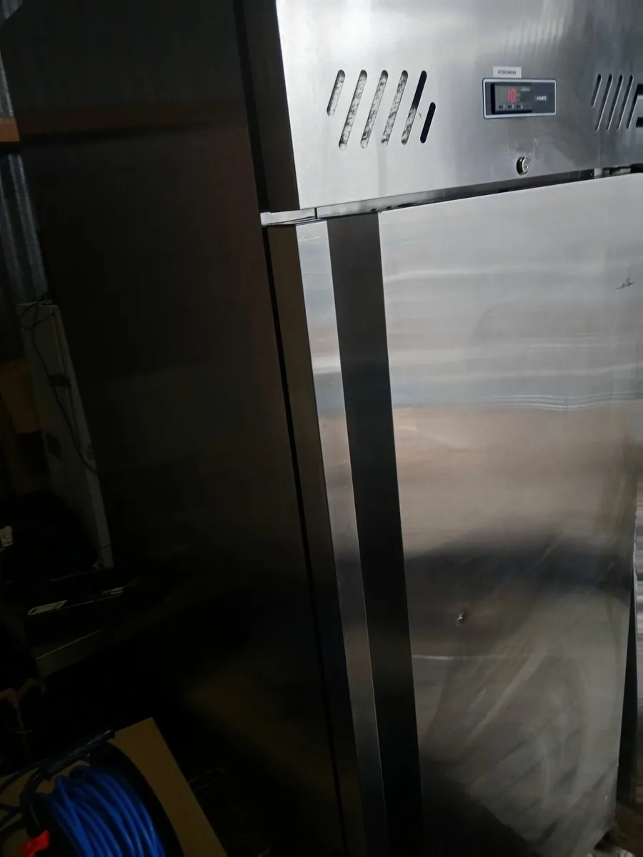 Commercial fridge /on wheels delivered - Image 2