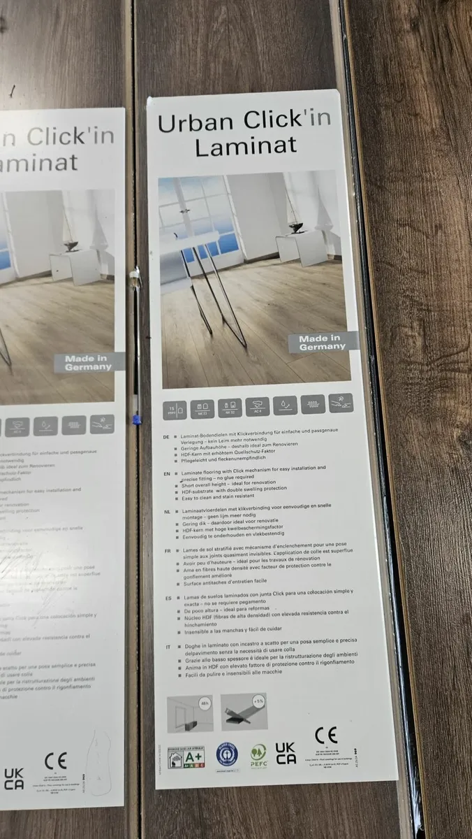 Click wood Flooring with Underlay - 8mm AC4 Rated, - Image 3