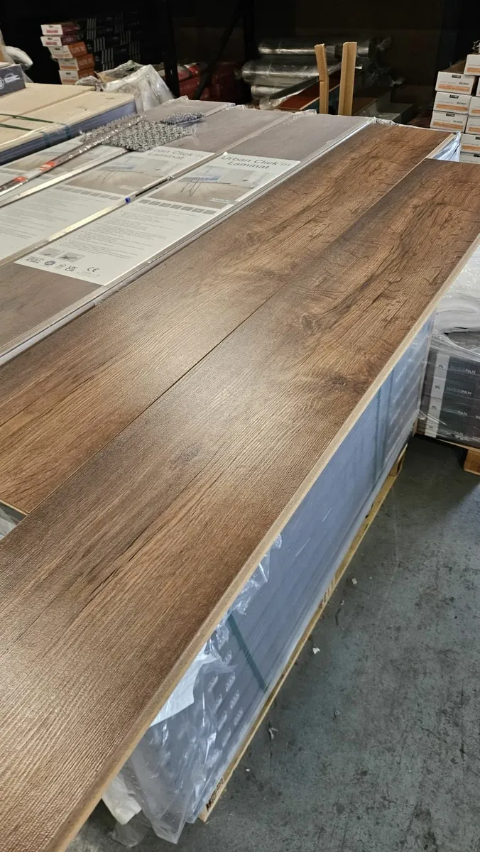Click laminated wood Flooring - 8mm ! - Image 3