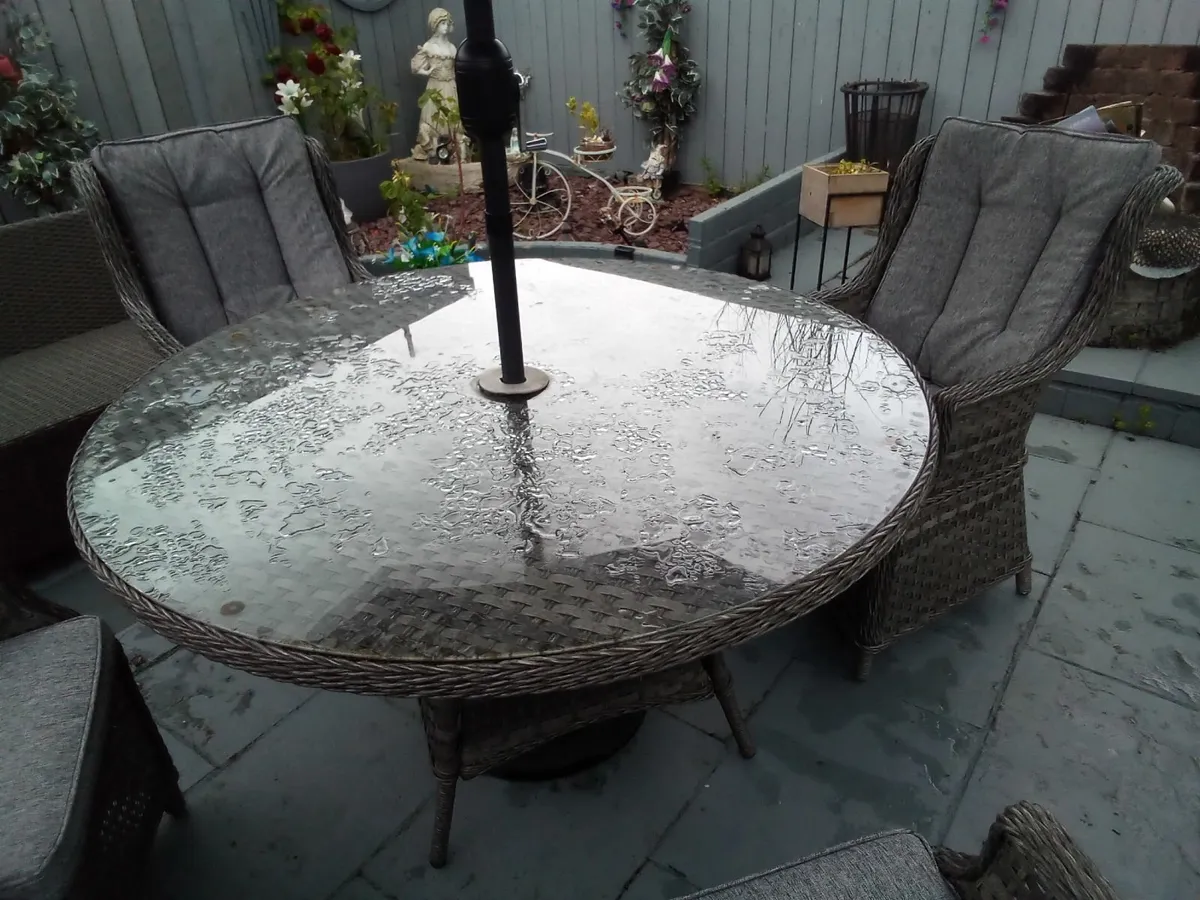 Rattan garden furniture - Image 2
