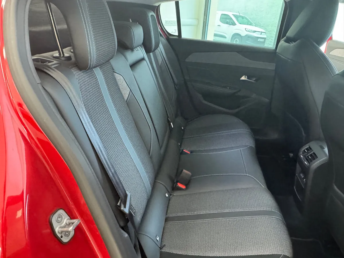 Peugeot 308 2022 - Image 2