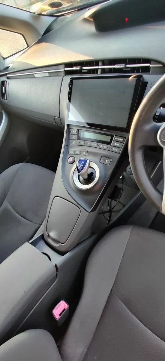 Toyota Prius 2012 - Image 2