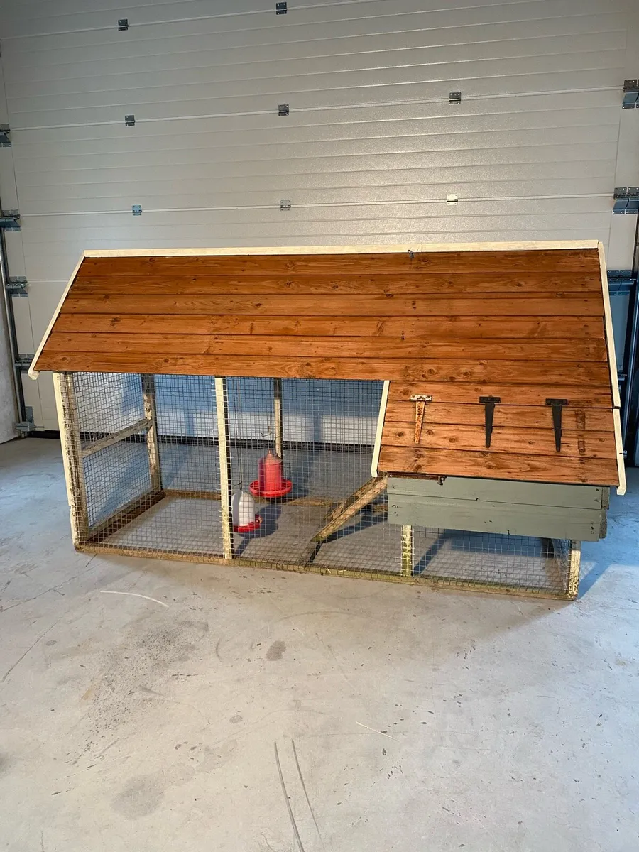 Hen house - Image 1