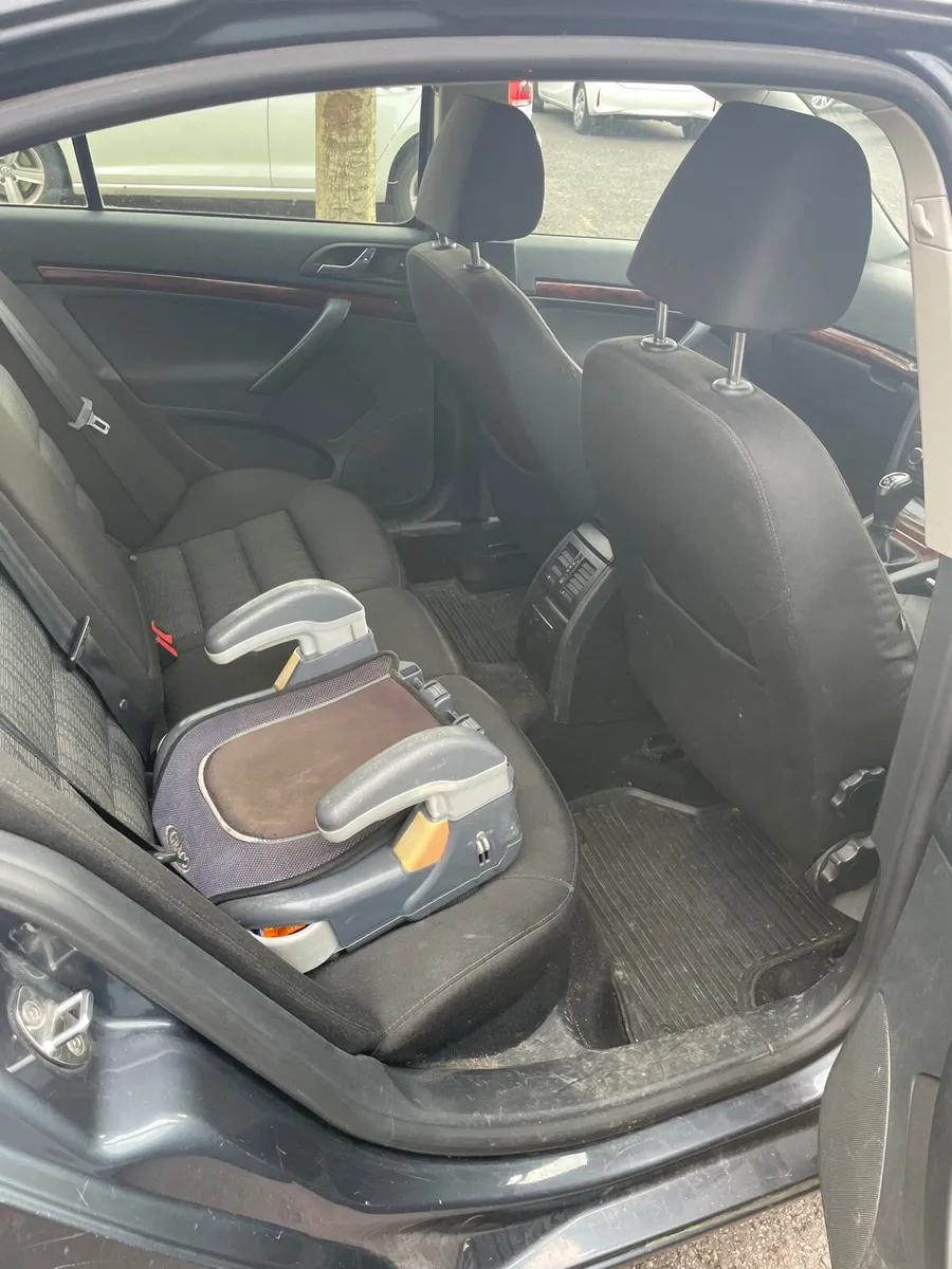 Car - Image 4