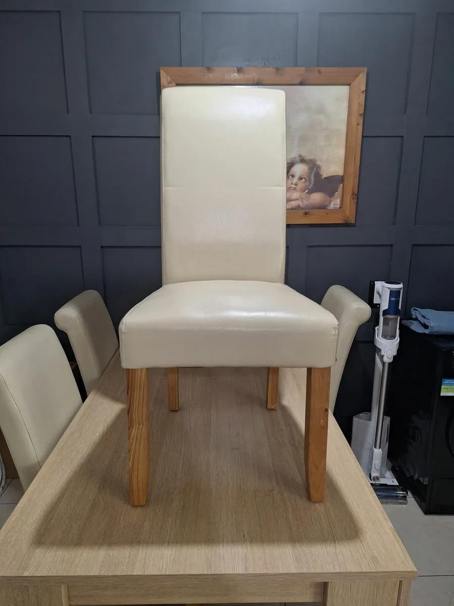 Table and Chairs - Image 3