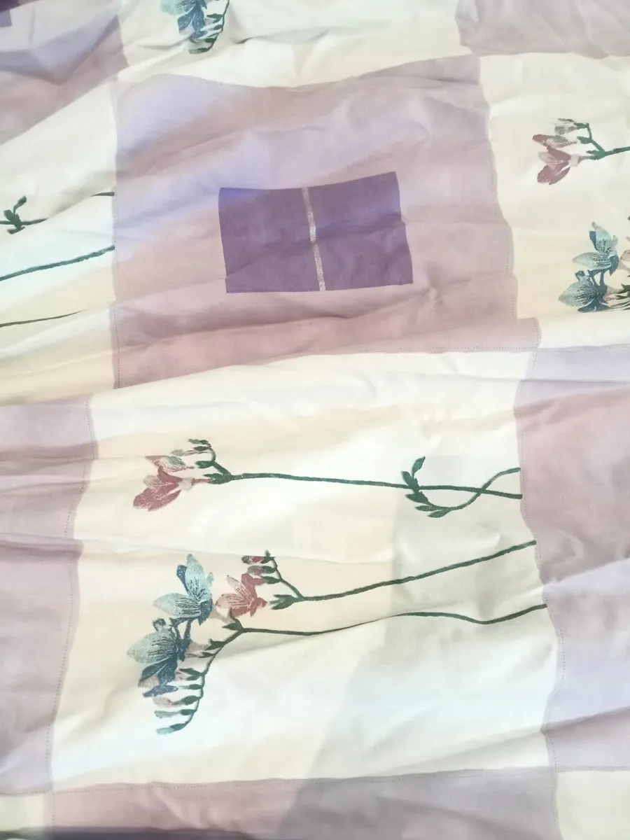 Curtains - Image 3