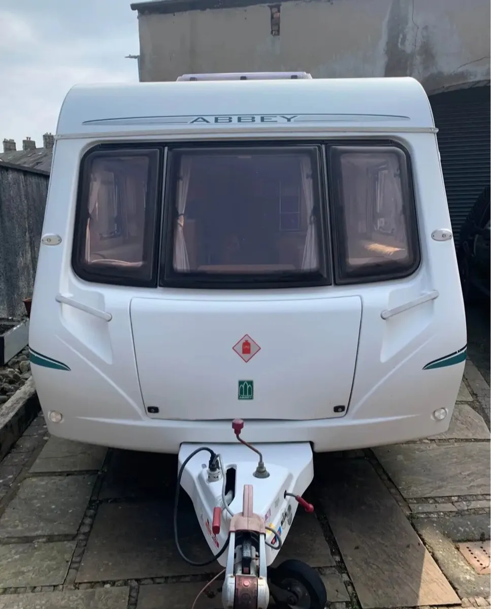 Abbey six berth caravan - Image 2
