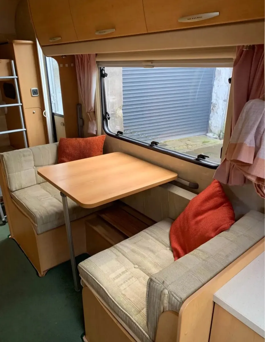 Abbey six berth caravan - Image 3
