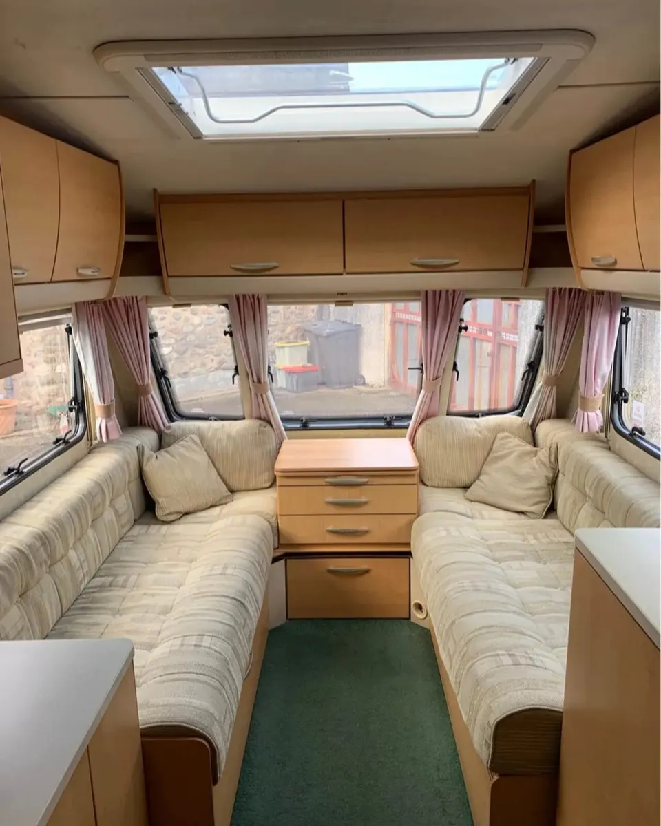 Abbey six berth caravan - Image 4