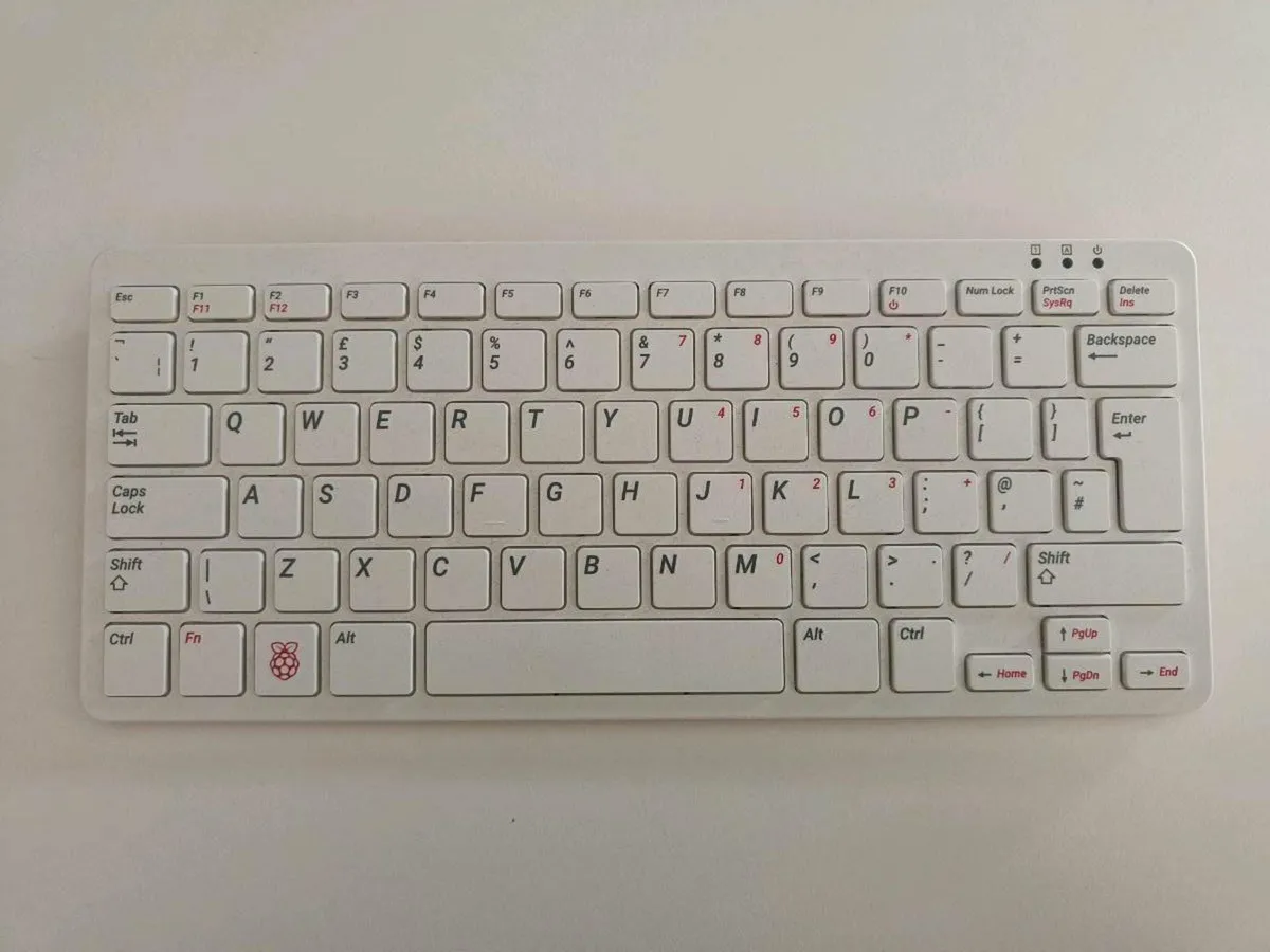 Raspberry Pi 400 - Image 1