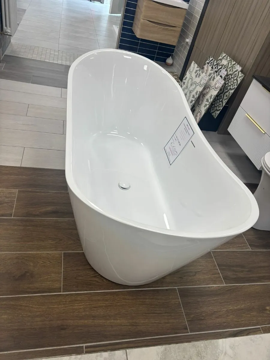 Ex-Display Designer F/S Bath - PLEASE READ AD! - Image 2