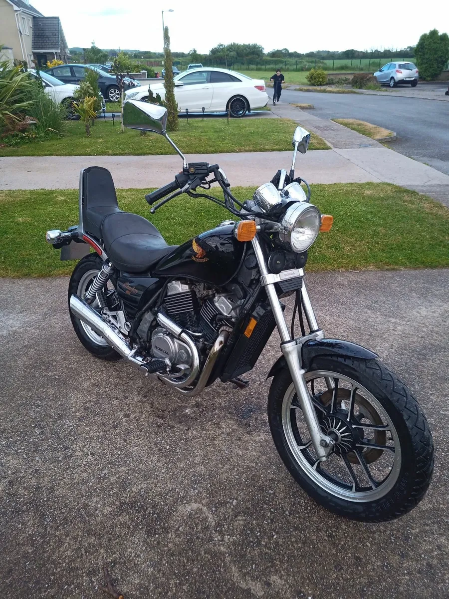 Honda Shadow VT500C 1985 - Image 1