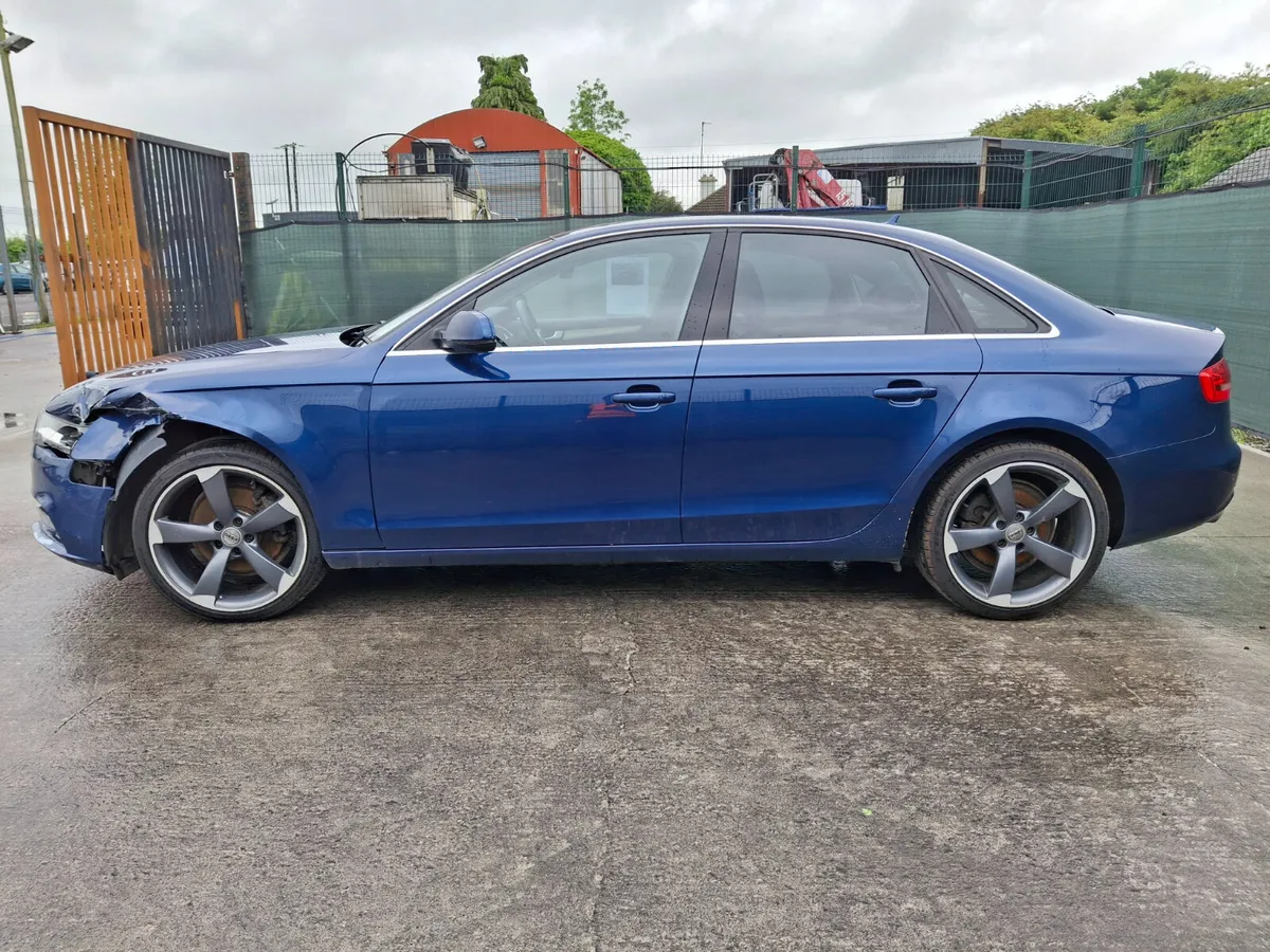2016 Audi A4  2.0 TDI  Manual. Light Damage - Image 4