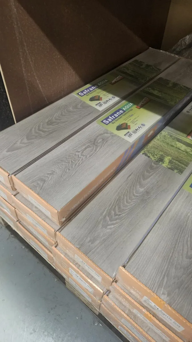 laminated wood floors AC4 Seattle grey matte finis - Image 4