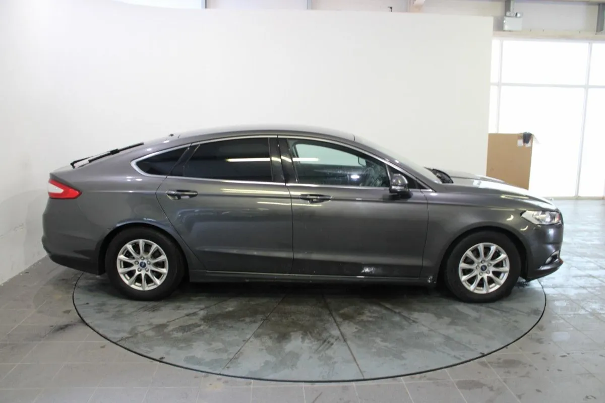Ford Mondeo 2.0tdci 150PS Titanium - Image 3