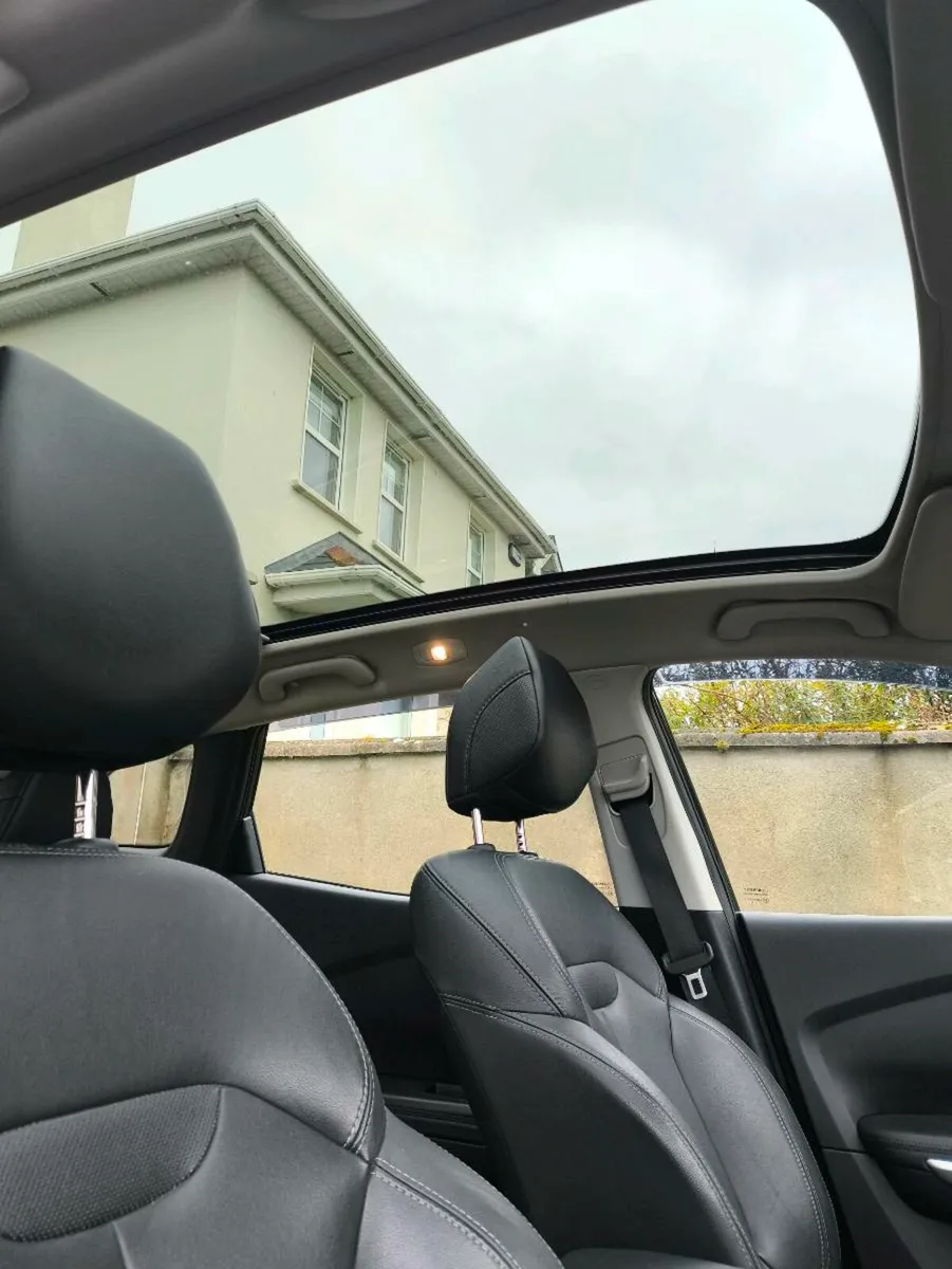 Car - Image 2