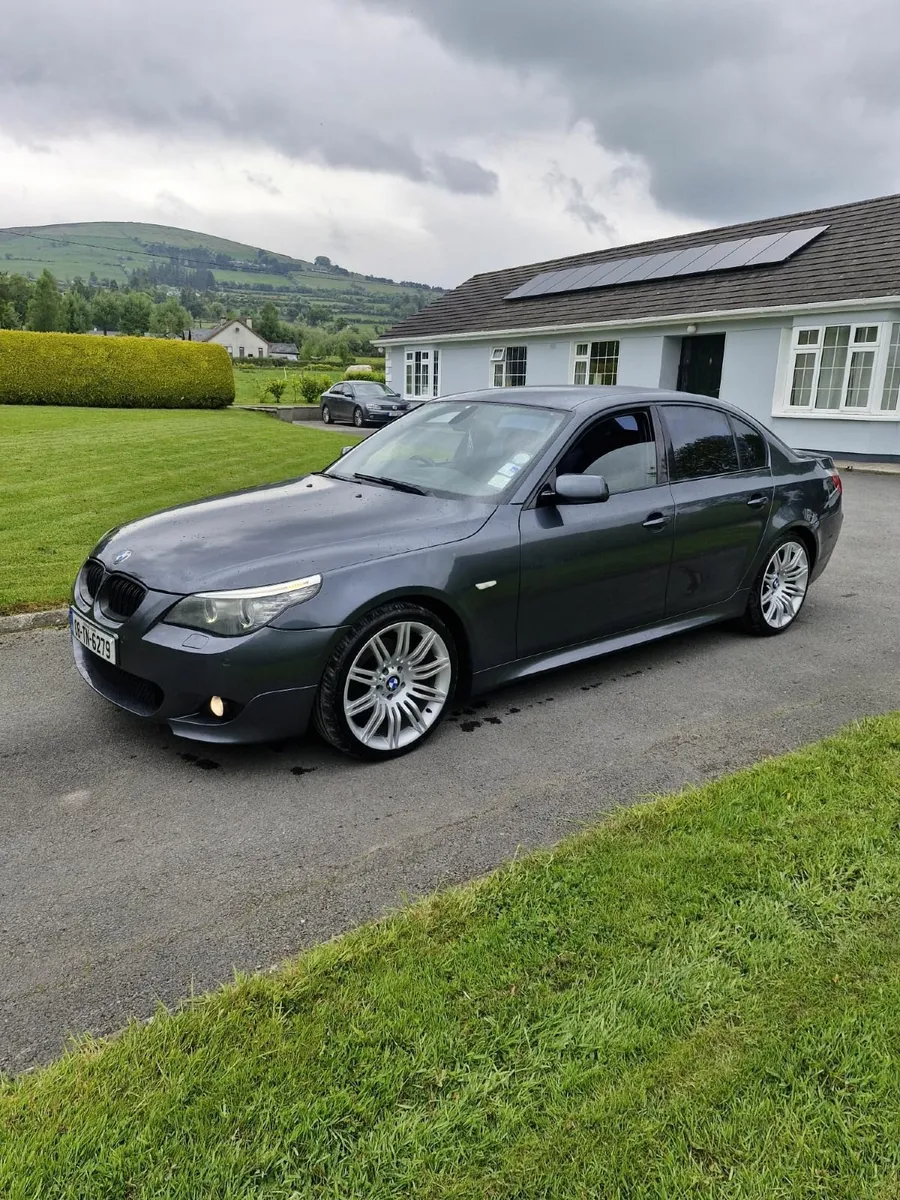 BMW 5-Series 2008 - Image 2