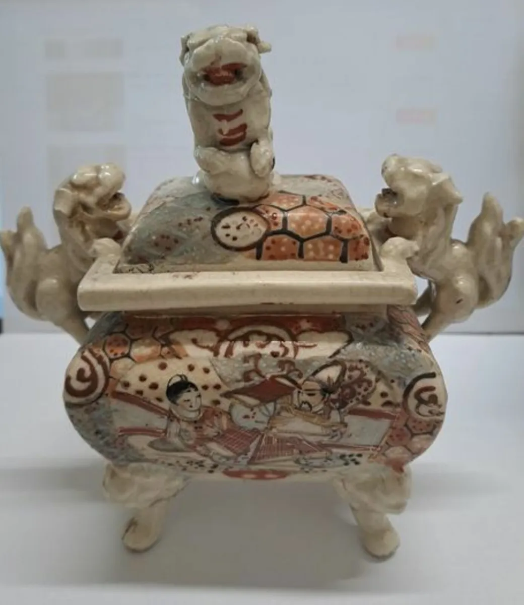 2 Japanese Koro jars Antique - Image 1