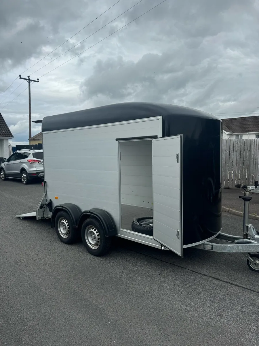 Debon  C500 10ft box trailer No vat - Image 2