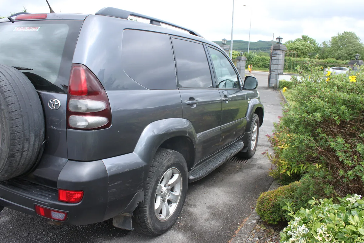 TOYOTA LANDCRUISER  LWB GX, 2004 - Image 3