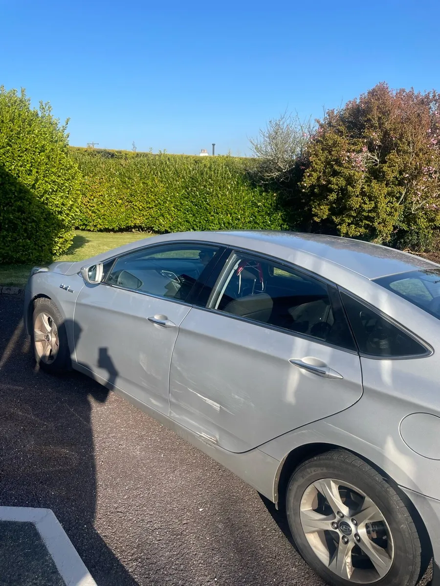 Hyundai i40 - Has a scratch. Price reflected - Image 2