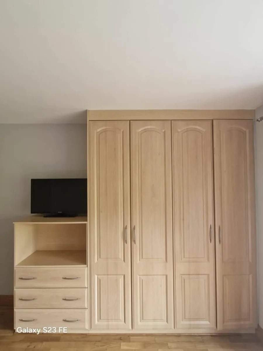 Wardrobes Lynmore - Image 1