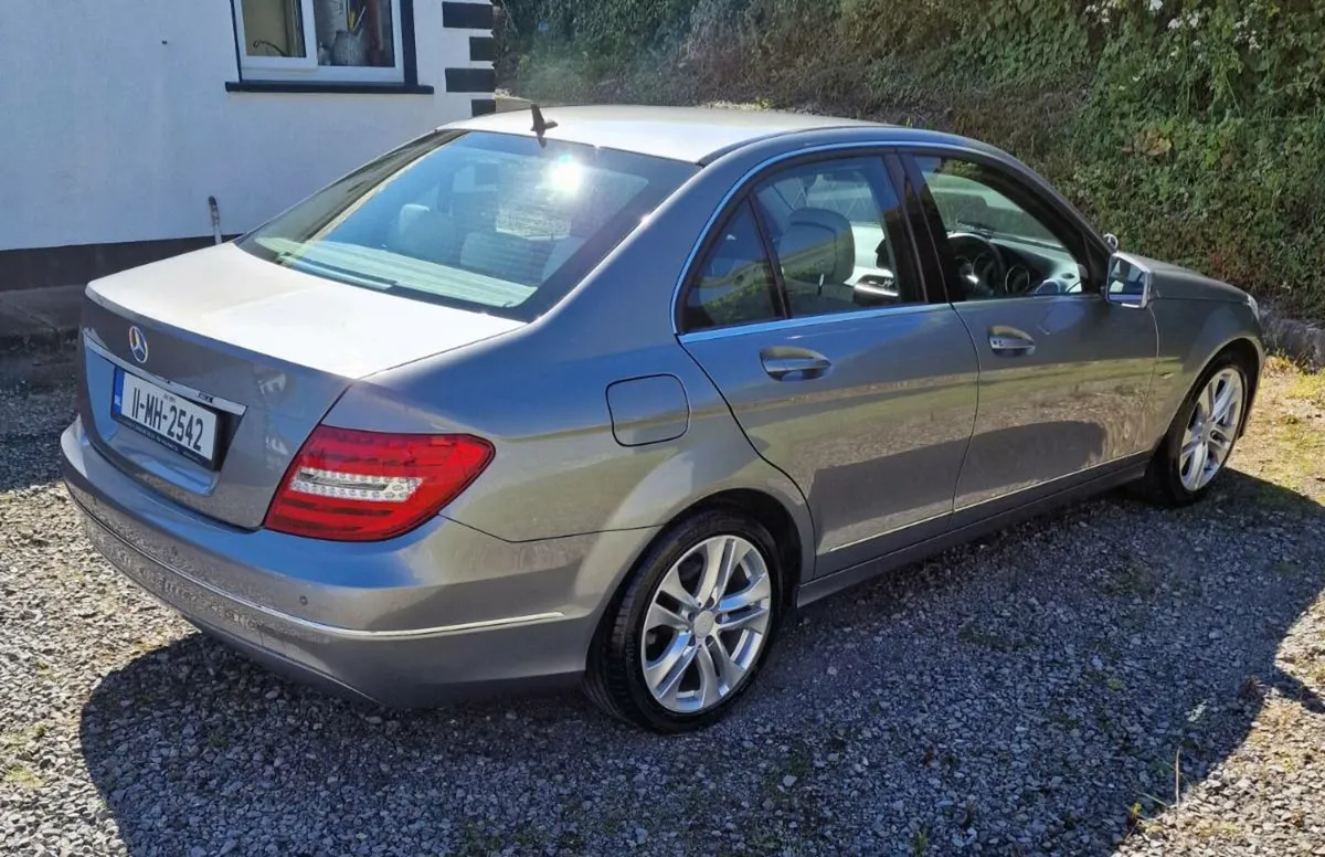 Mercedes Benz C200 Avantgarde Blue Efficiency - Image 4