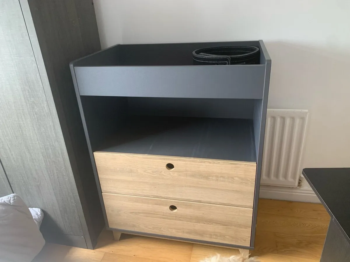 Baby changing unit with new changing mat - Image 1