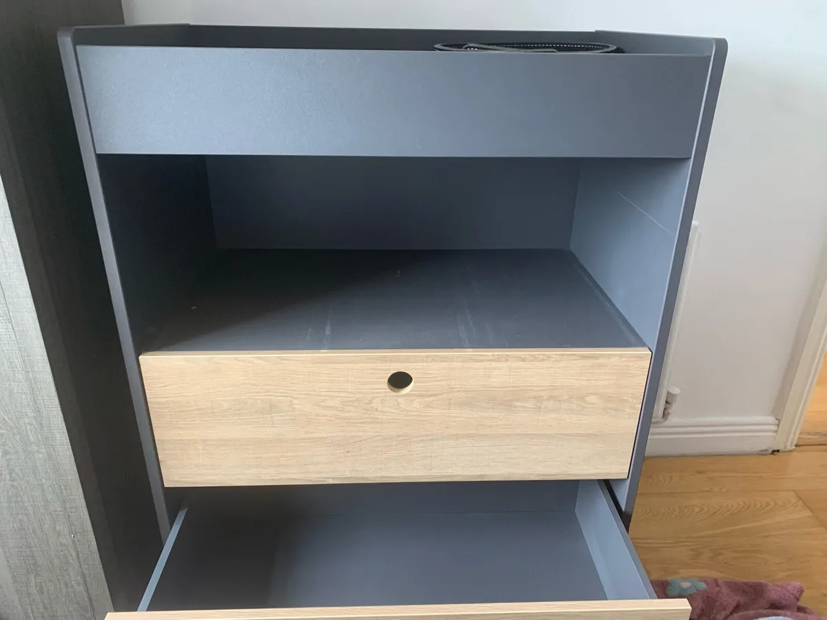 Baby changing unit with new changing mat - Image 2