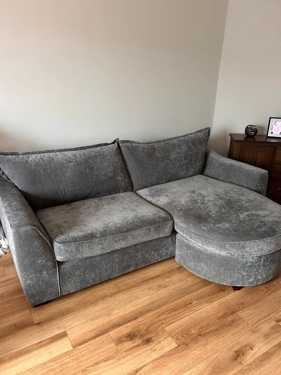Comfortable grey velvet corner sofa with chaise - Image 1