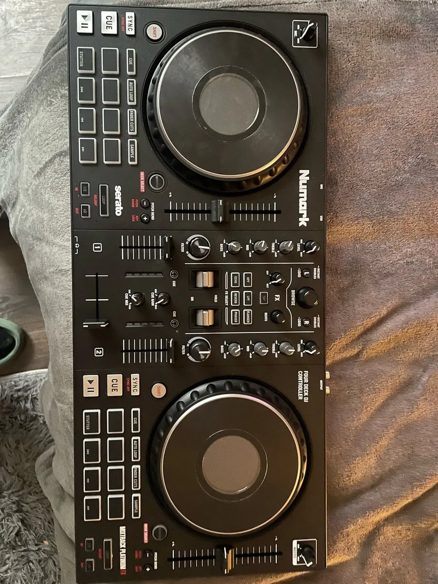 Dj deck - Image 2
