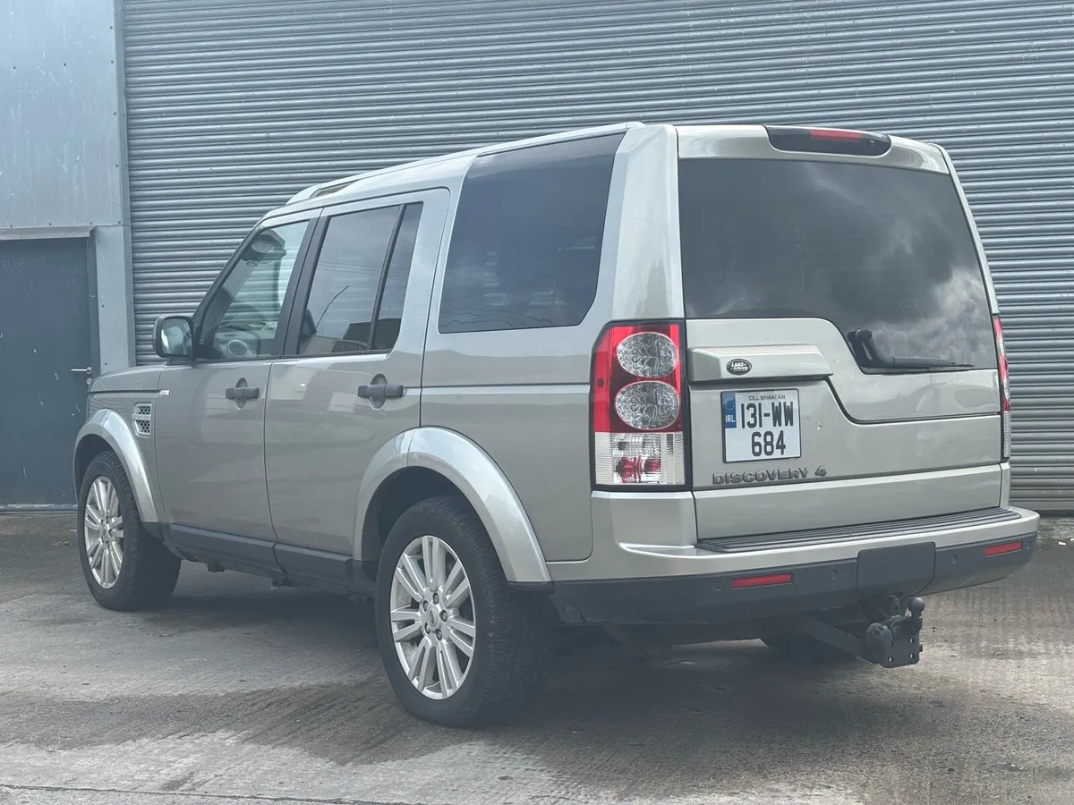 Land Rover Discovery 3.0D V6 09/25 DOE - Image 4