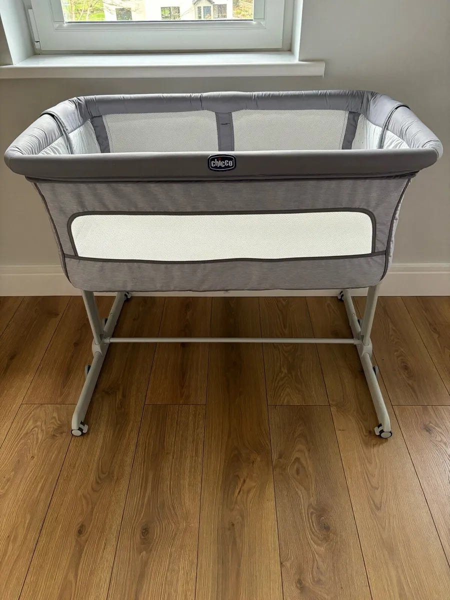 Chicco Next to me cot - Image 1