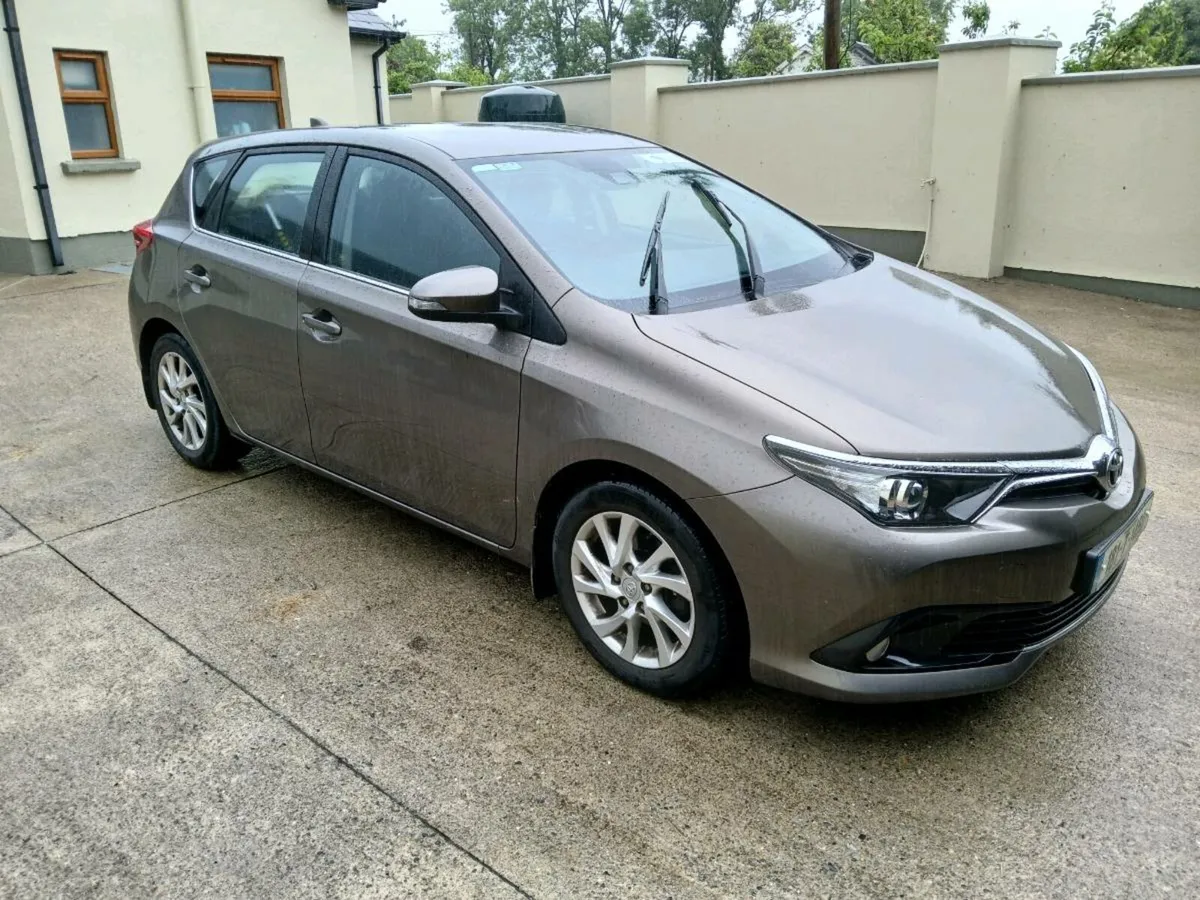 Toyota Auris luna - Image 1
