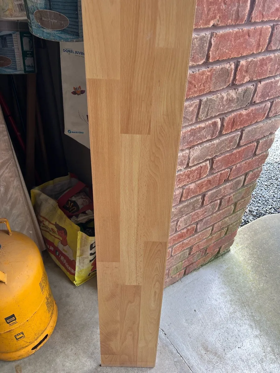 Laminate flooring beech - Image 1
