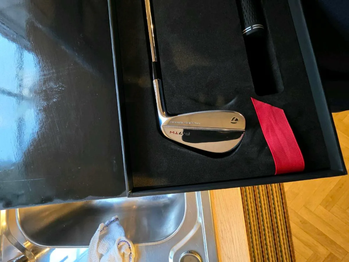 Tiger Woods Taylormade P7-TW Irons - Image 3
