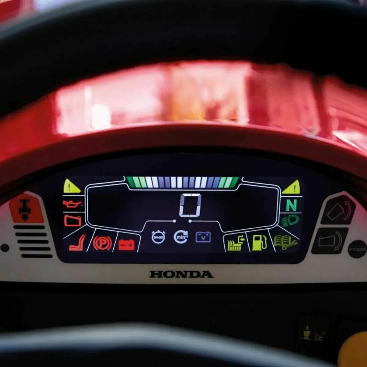The Honda HF2417 Ride on Tractor mower - Image 3