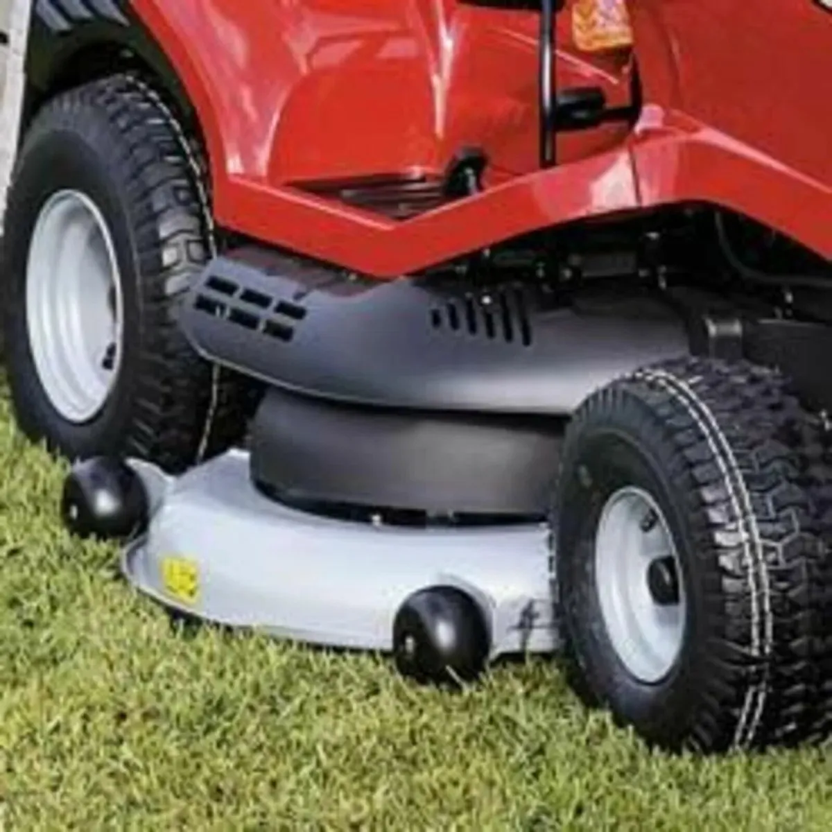 The Honda HF2417 Ride on Tractor mower - Image 4