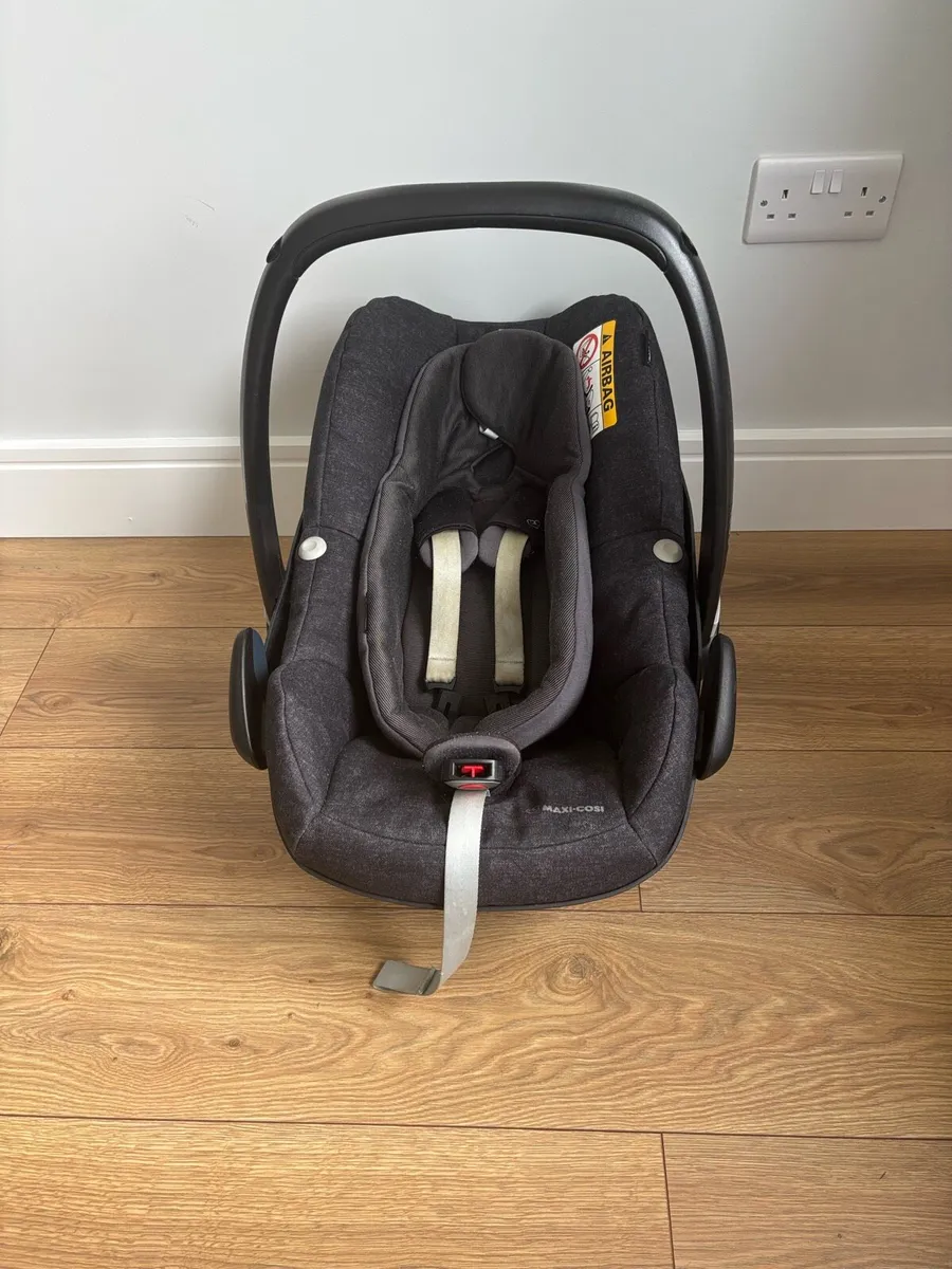 Maxi-cosi car seat & Isofix base - Image 3