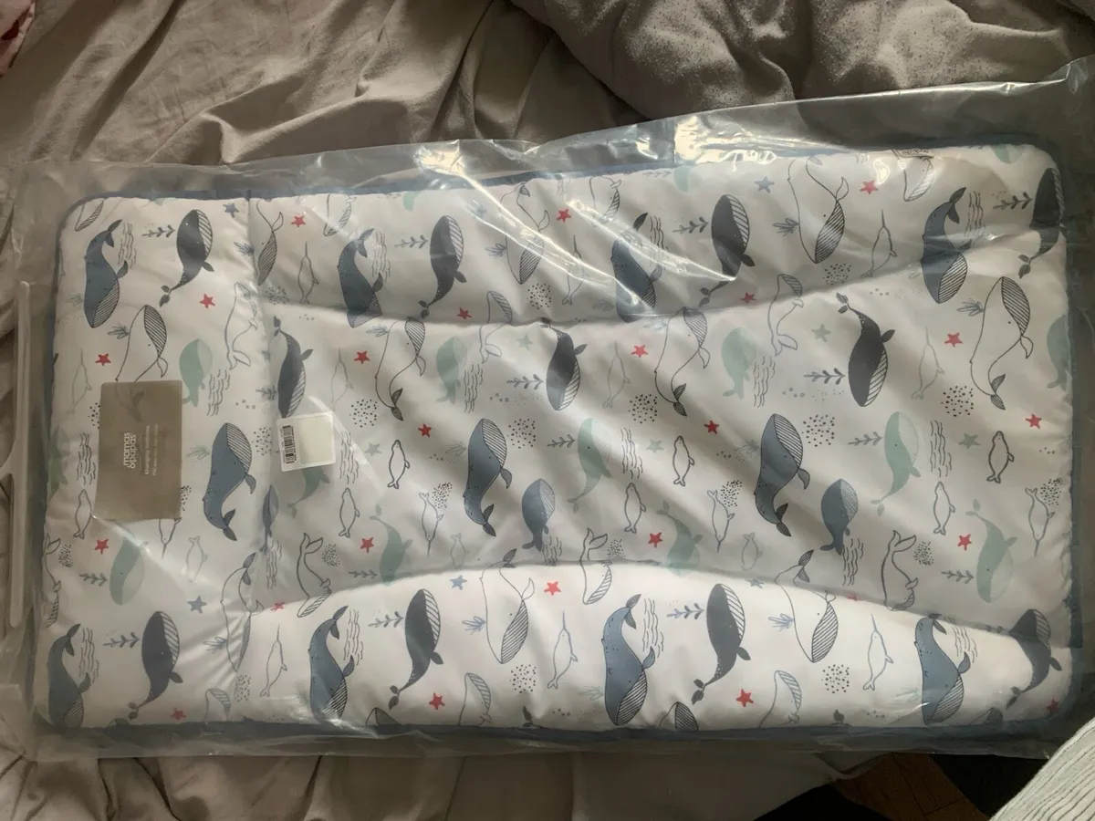 Baby changing unit with new changing mat - Image 4