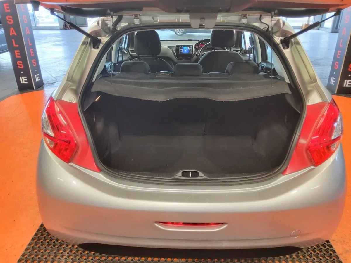 Peugeot 208 1.0 VTI 68 bhp Active - Image 4