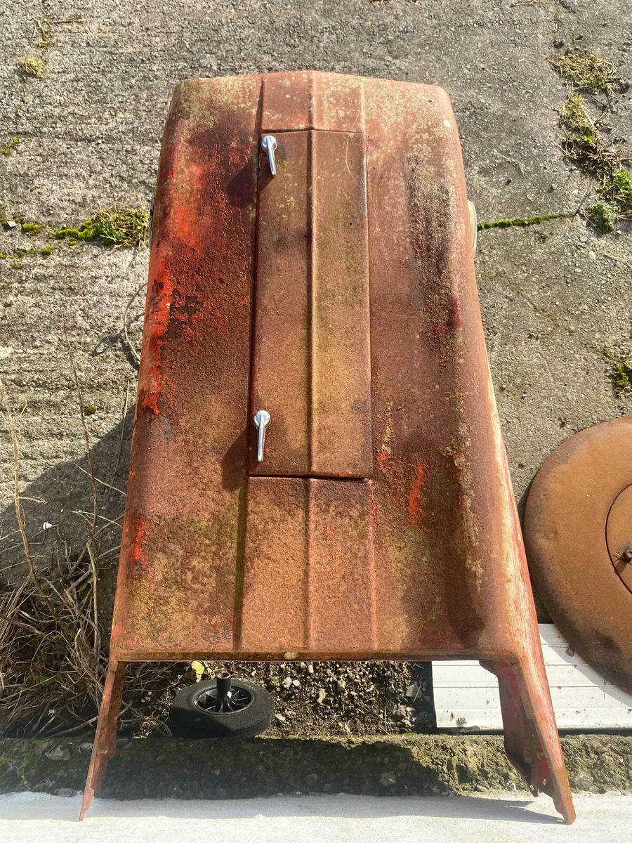 135 Bonnet & 1000 series Towing Eye - Image 2