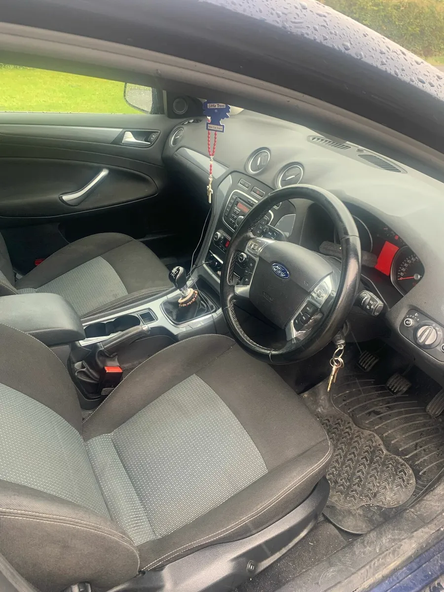 Ford mondeo - Image 4