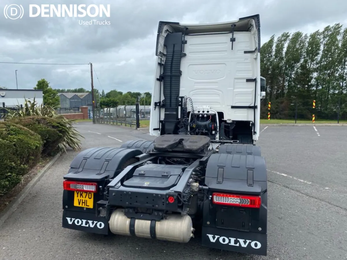 Volvo FH460 Globetrotter 6x2 (2021) For Sale - Image 3