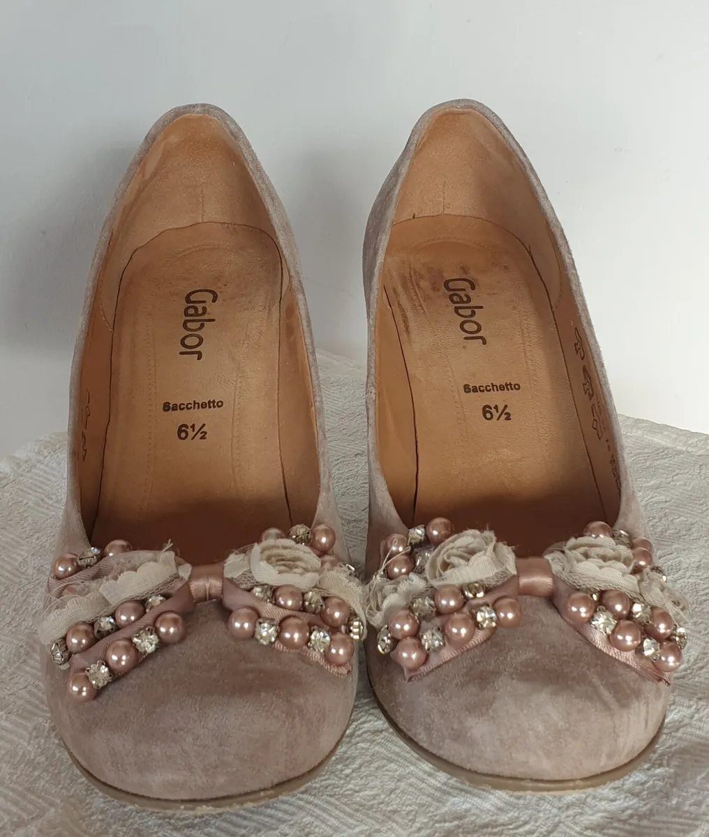 Gabor Sacchetto Beige Shoes w/Floral Detail - Image 1
