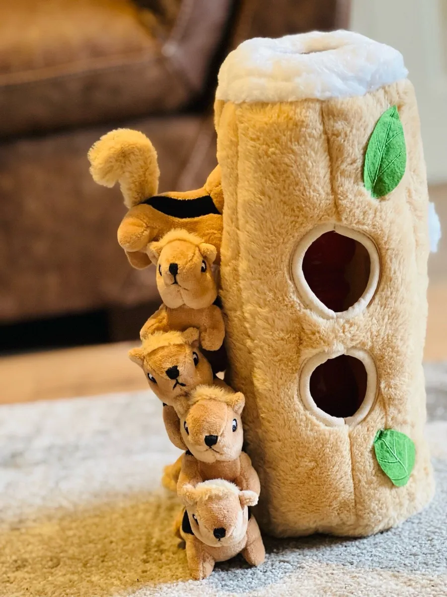 Dog toy Squirrel log with 5 squeaky squirrels - Image 2
